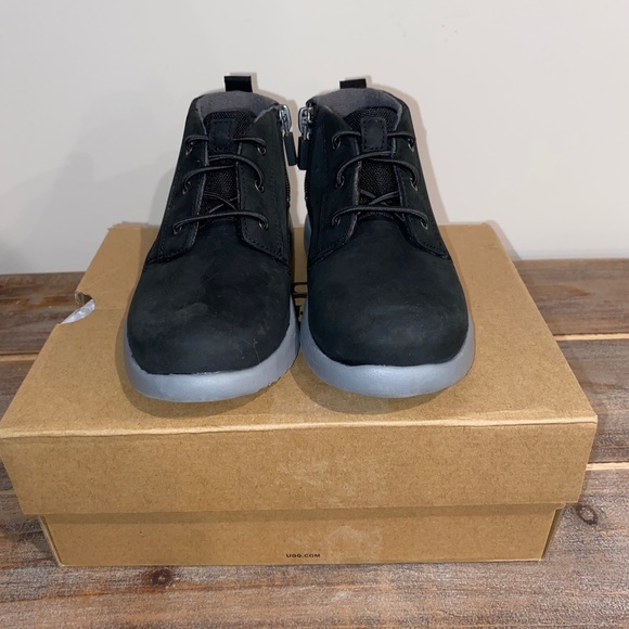 UGG Canoe Weather Toddler Boy’s Sz: 10 NEW - Picture 2 of 9